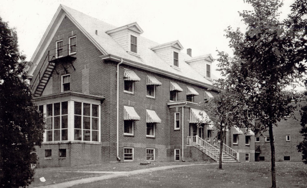1915hospitalblackwhite