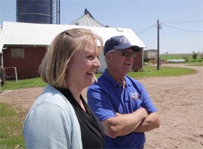 Farmer and daughter_Medium