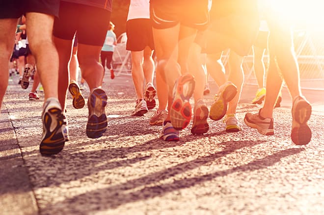 runners-feet-on-pavement