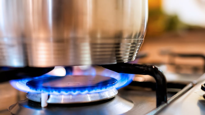 Gas stove open flame