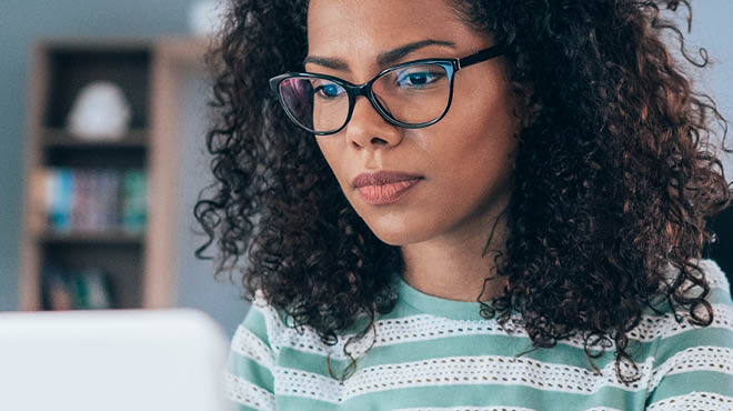 https://www.mayoclinichealthsystem.org/-/media/national-files/images/hometown-health/2022/wearing-blue-light-blocking-glasses.jpg?sc_lang=en