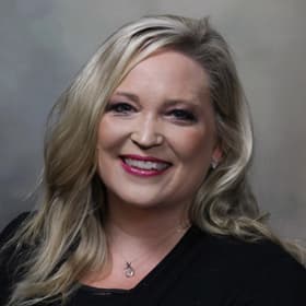 Lindsey Janzig, C.N.P.